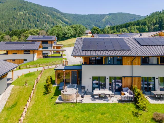 Außenseite Ferienhaus [Sommer]