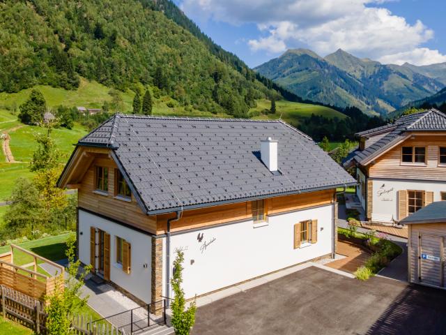 Außenseite Ferienhaus [Sommer]