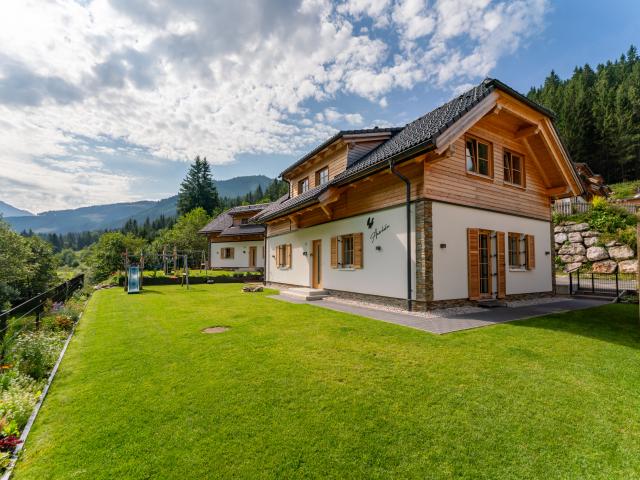 Außenseite Ferienhaus [Sommer]