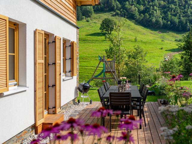 Außenseite Ferienhaus [Sommer]