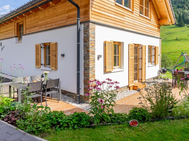 Außenseite Ferienhaus [Sommer]