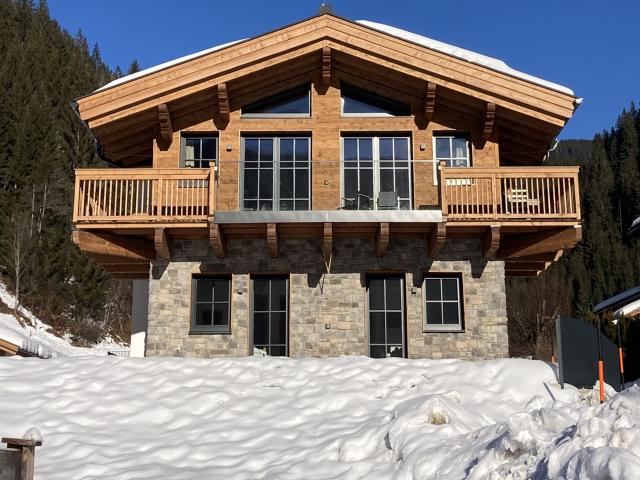 Außenseite Ferienhaus [Winter]