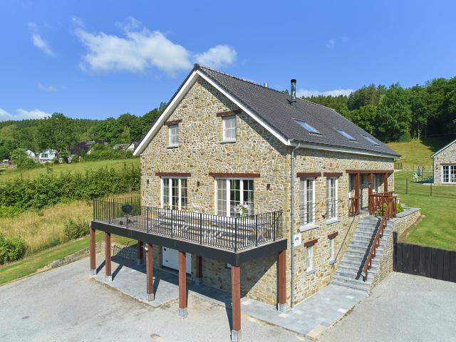 Außenseite Ferienhaus [Sommer]