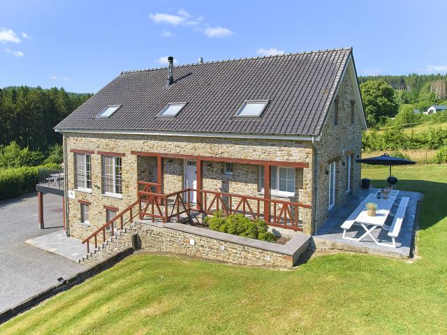 Außenseite Ferienhaus [Sommer]