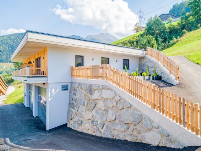 Außenseite Ferienhaus [Sommer]