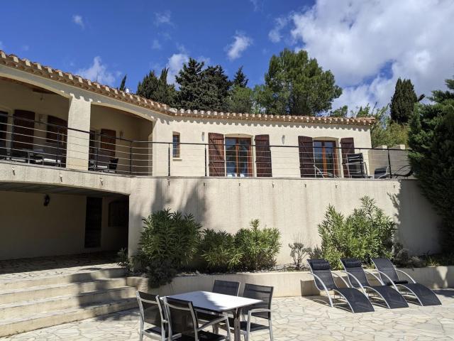 Außenseite Ferienhaus [Sommer]