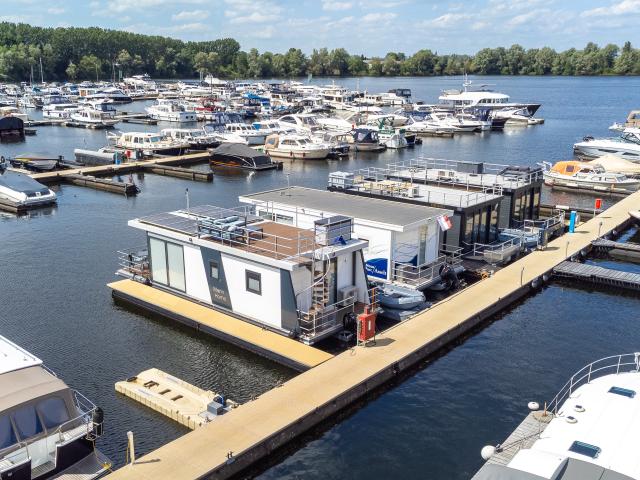 Immediate Surroundings (<1 km)