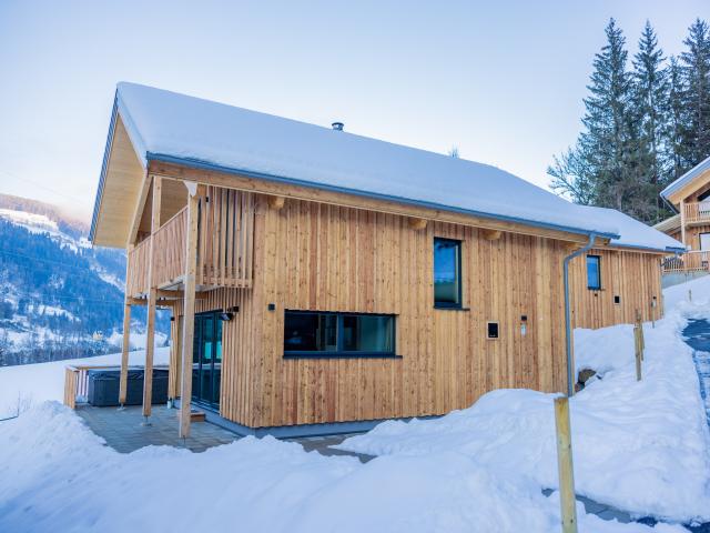 Außenseite Ferienhaus [Winter]