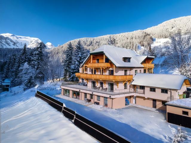 Außenseite Ferienhaus [Winter]