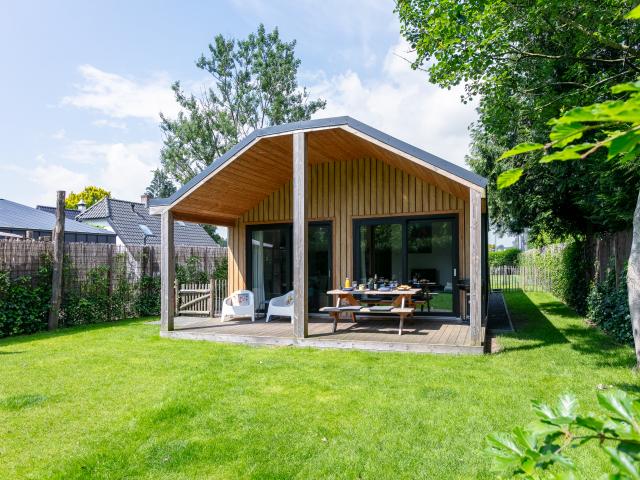 Außenseite Ferienhaus [Sommer]