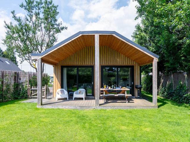 Außenseite Ferienhaus [Sommer]