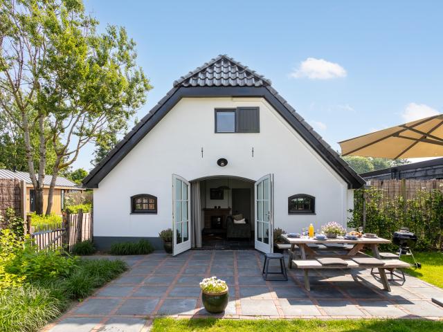 Außenseite Ferienhaus [Sommer]