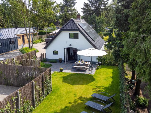 Außenseite Ferienhaus [Sommer]