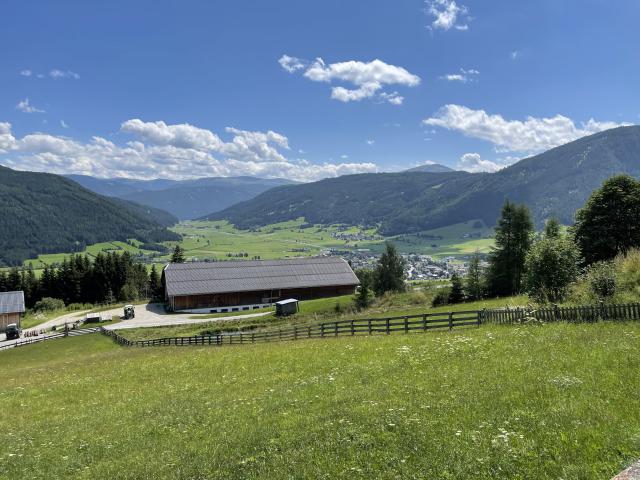 Surroundings (1-5 km)