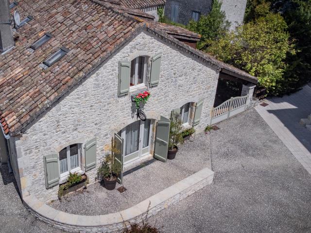 Außenseite Ferienhaus [Sommer]