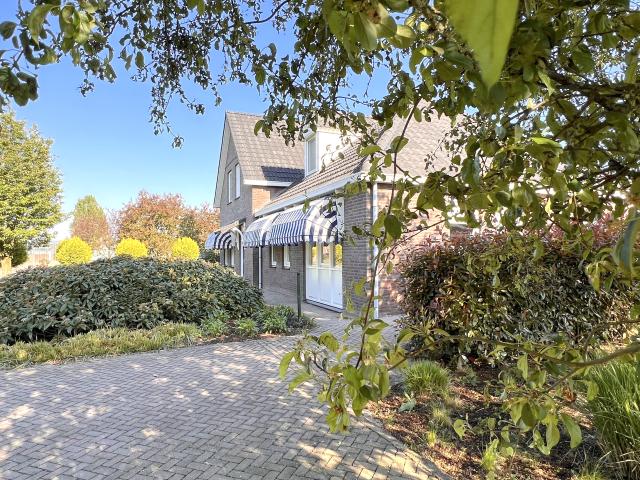 Außenseite Ferienhaus [Sommer]