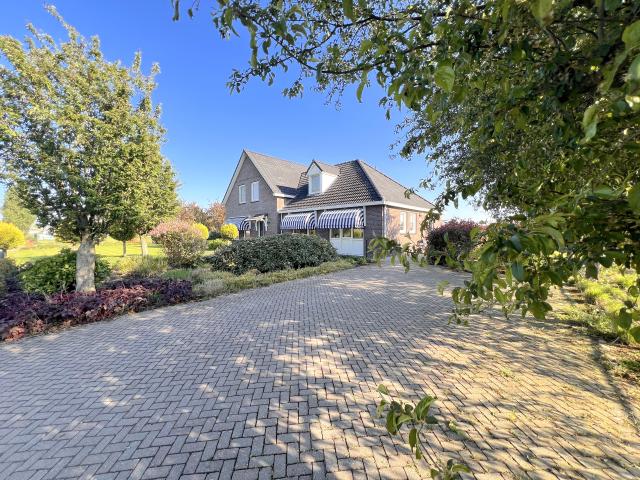 Außenseite Ferienhaus [Sommer]