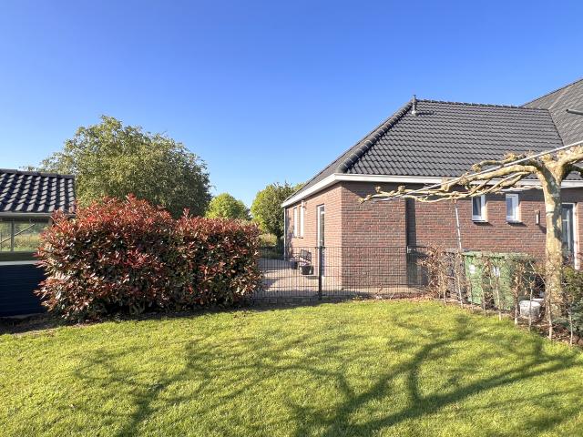 Außenseite Ferienhaus [Sommer]