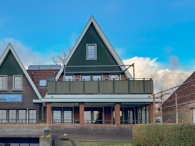 Außenseite Ferienhaus [Sommer]