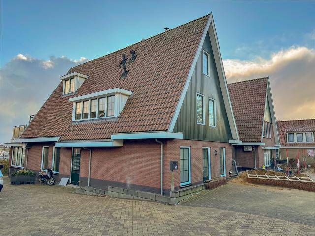 Außenseite Ferienhaus [Sommer]