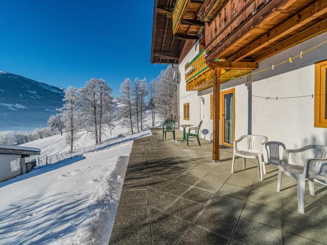 Außenseite Ferienhaus [Winter]