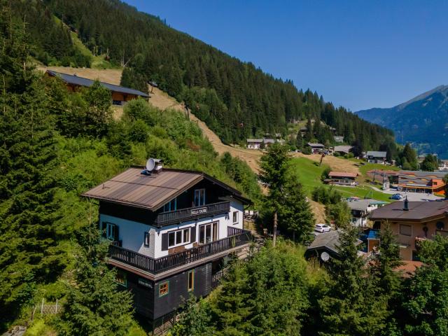 Außenseite Ferienhaus [Sommer]