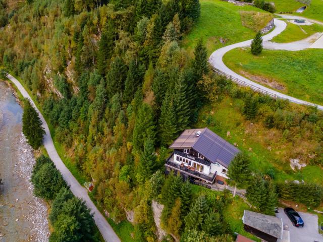 Außenseite Ferienhaus [Sommer]