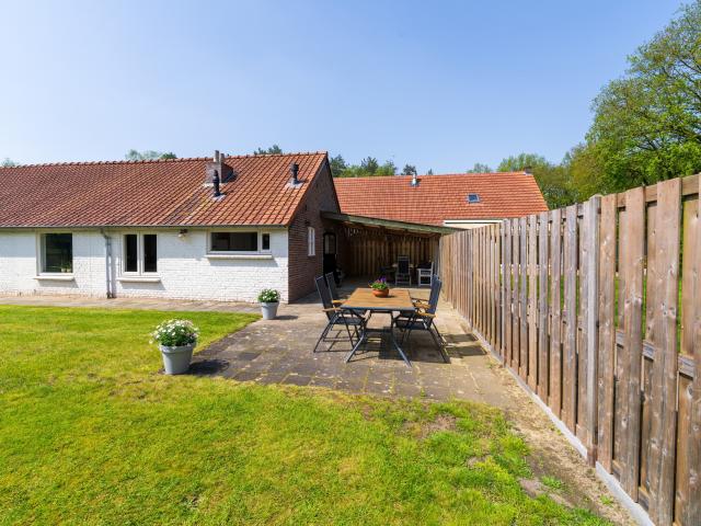 Außenseite Ferienhaus [Sommer]