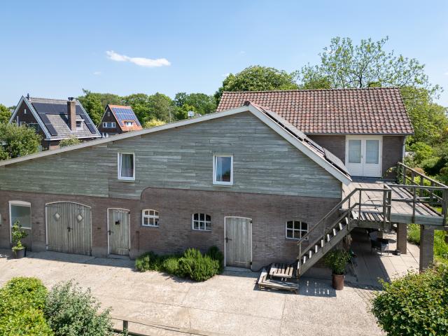 Außenseite Ferienhaus [Sommer]