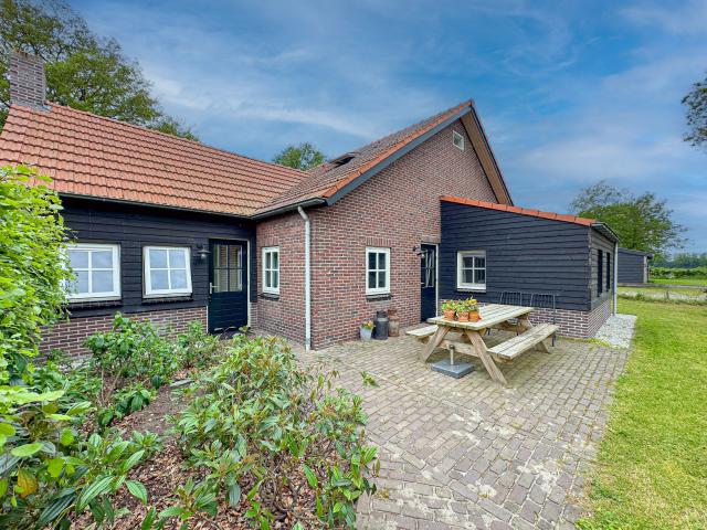 Außenseite Ferienhaus [Sommer]