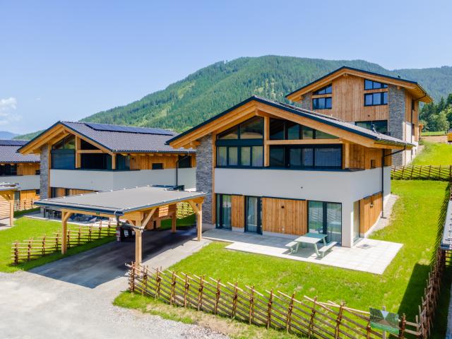 Außenseite Ferienhaus [Sommer]