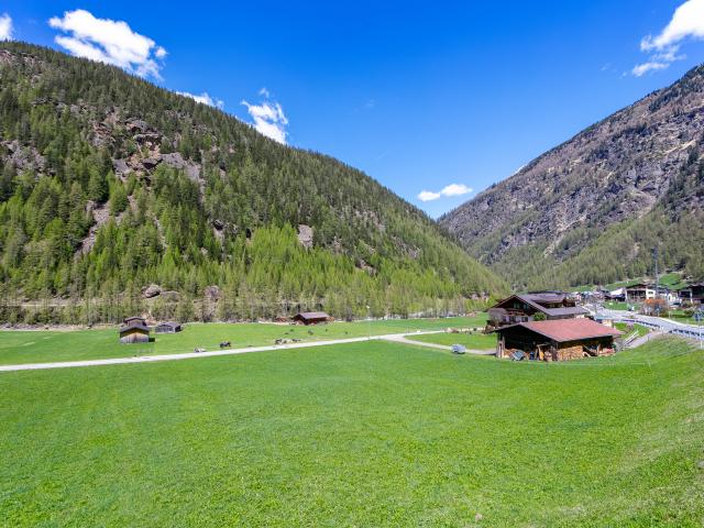 A proximité directe (<1 km)