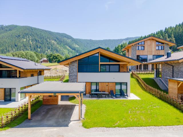 Außenseite Ferienhaus [Sommer]