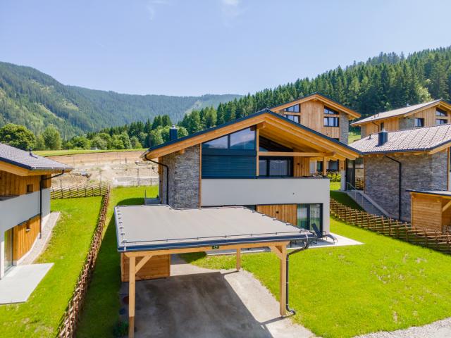 Außenseite Ferienhaus [Sommer]