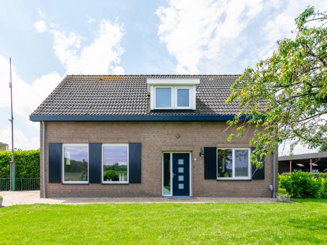 Außenseite Ferienhaus [Sommer]