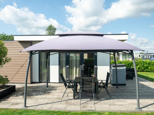 Außenseite Ferienhaus [Sommer]