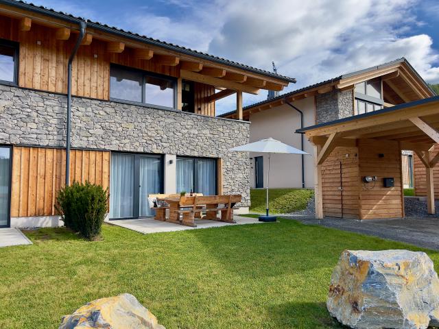 Außenseite Ferienhaus [Sommer]