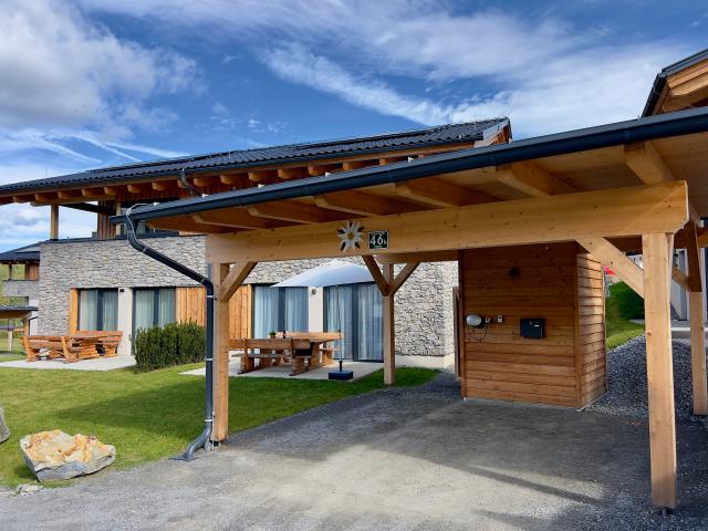 Außenseite Ferienhaus [Sommer]