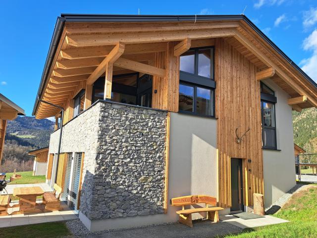 Außenseite Ferienhaus [Sommer]