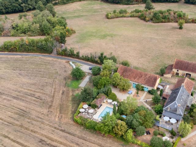 Außenseite Ferienhaus [Sommer]