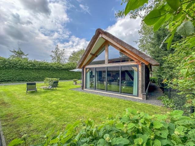 Außenseite Ferienhaus [Sommer]