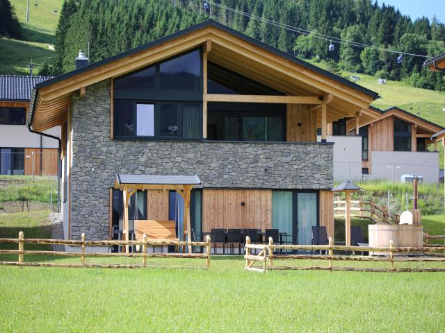 Außenseite Ferienhaus [Sommer]