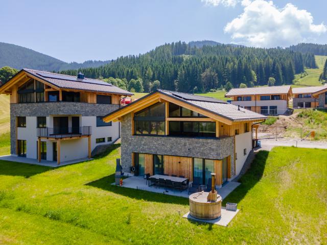 Außenseite Ferienhaus [Sommer]