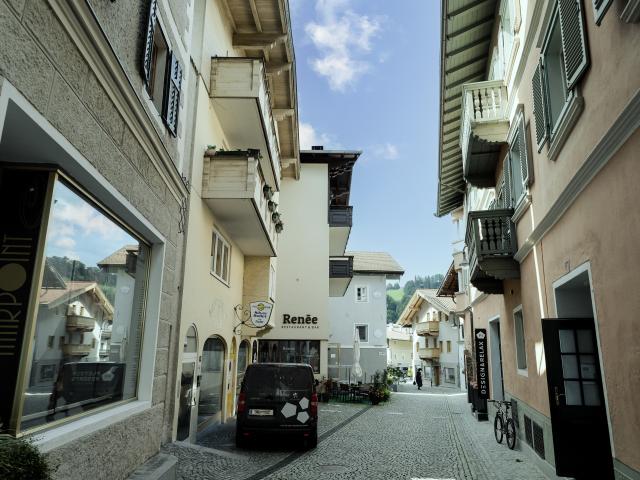 Immediate Surroundings (<1 km)