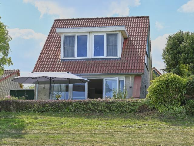 Außenseite Ferienhaus [Sommer]