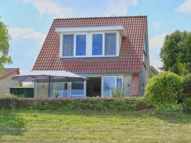 Außenseite Ferienhaus [Sommer]