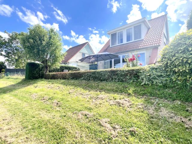 Außenseite Ferienhaus [Sommer]