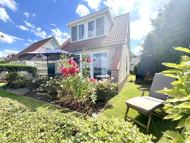 Außenseite Ferienhaus [Sommer]