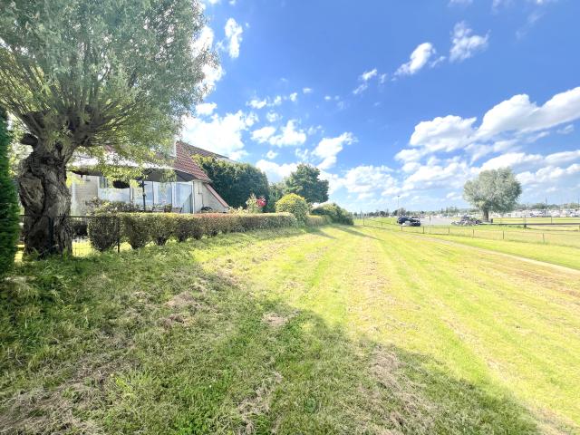 Außenseite Ferienhaus [Sommer]