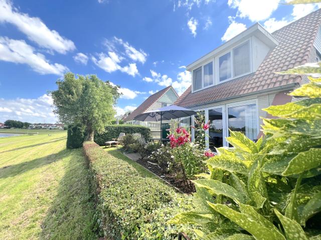 Außenseite Ferienhaus [Sommer]